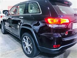 جیپ گراند شیرۆکی